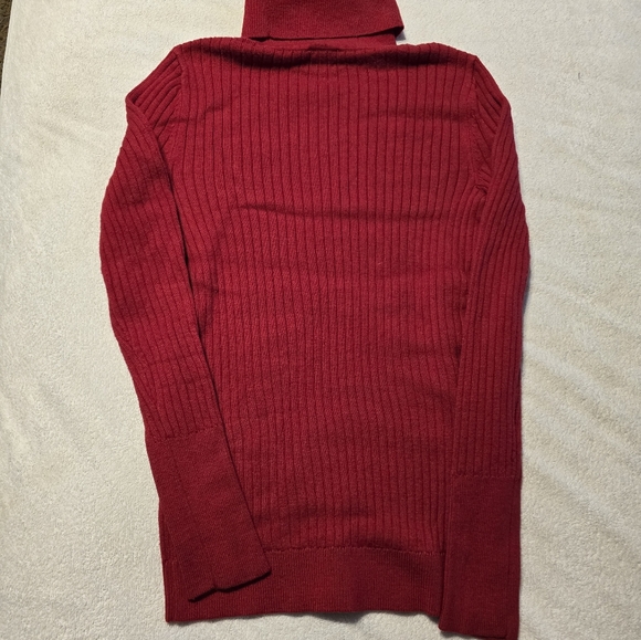 Like new Petite Talbots turtleneck sweater. - Picture 4 of 4